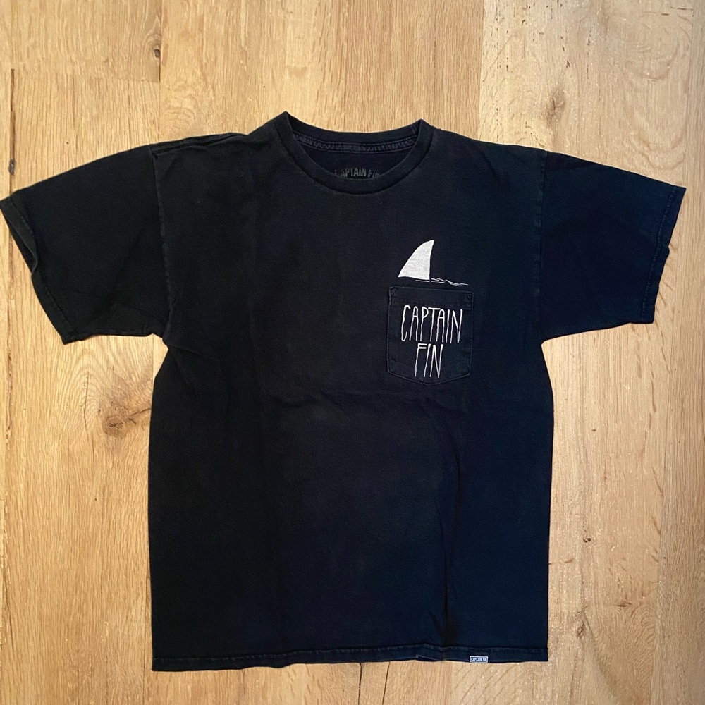 Captain Fin t shirt men’s M